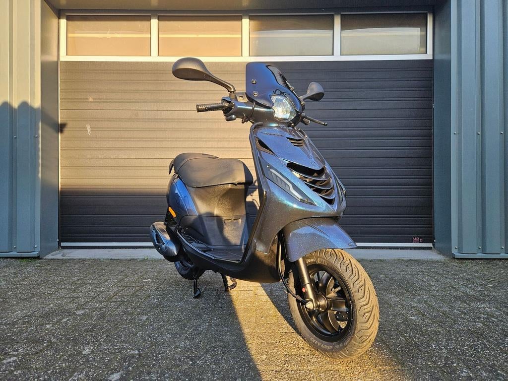 PIAGGIO ZIP 4T E4 BROM BJ2020 DIAMOND BLEU 5411 KM + OPTIES!, Maximaal 45 km/u, Onbekend, Ophalen of Verzenden, Zo goed als nieuw