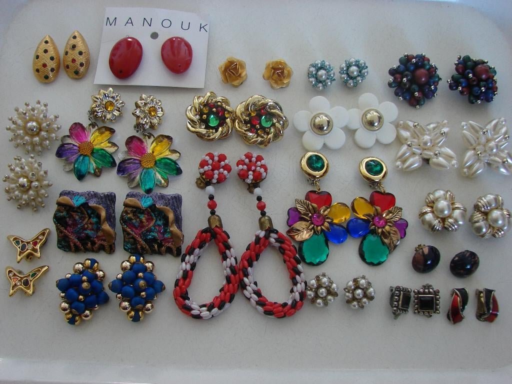 Vintage oorbellen clips per stuk te koop., Ophalen of Verzenden, Zo goed als nieuw, Overige kleuren, Overige materialen