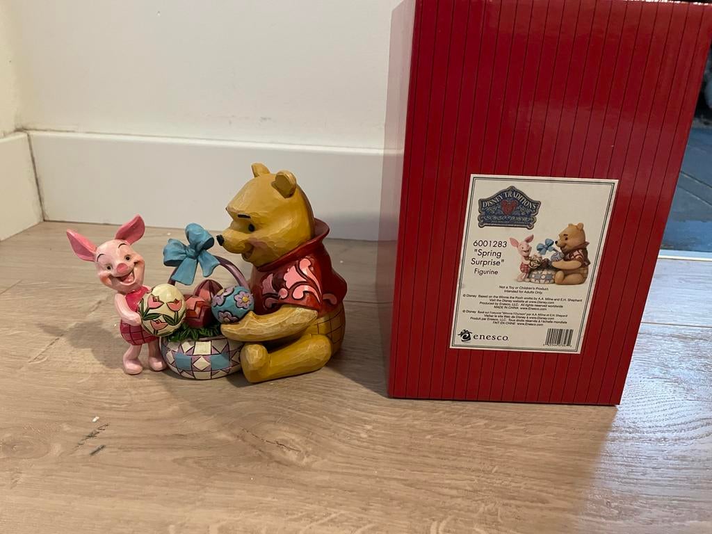 Disney Traditions Winnie de Poeh pooh & Knorretje pasen, Ophalen of Verzenden, Winnie de Poeh of vrienden, Zo goed als nieuw, Beeldje of Figuurtje