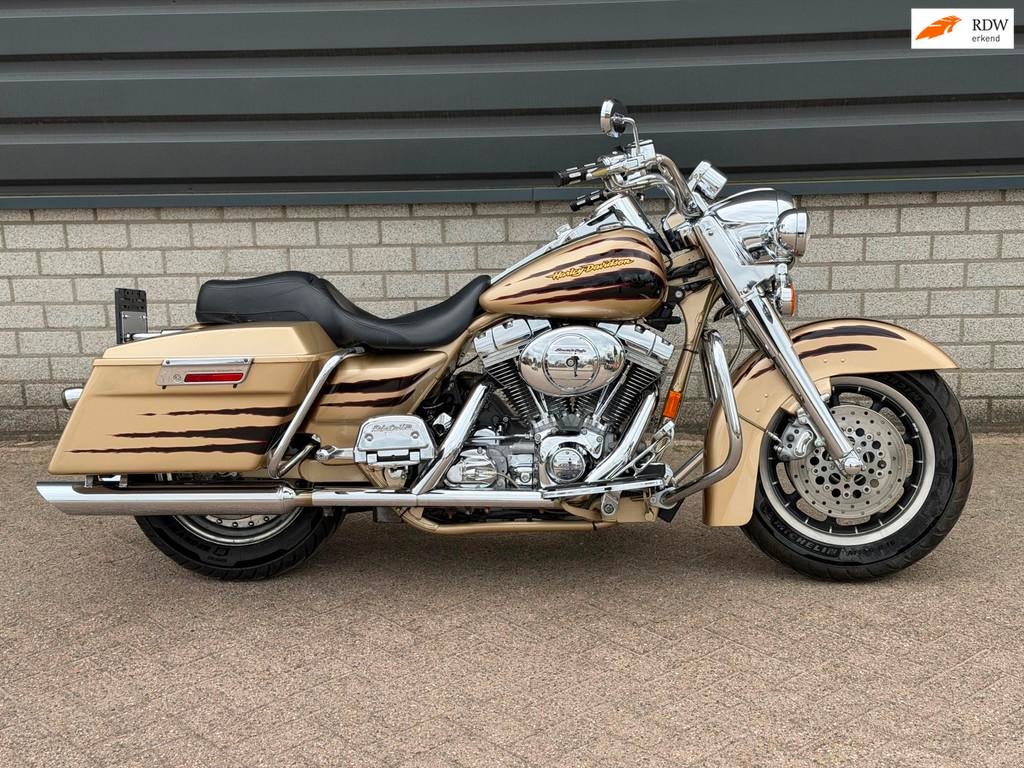 Harley Davidson FLHRSEI2 SCREAMING EAGLE ROAD KING CVO 103