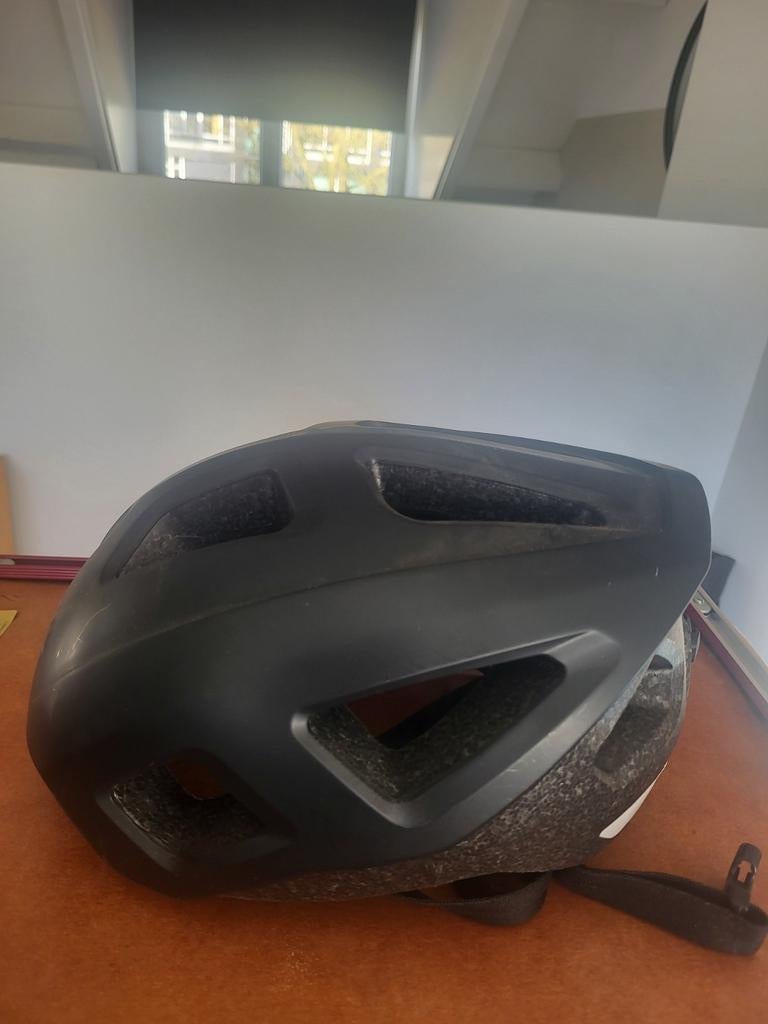 Zwarte fietshelm - Veilig en comfortabel, Ophalen, Gebruikt, Heer, Decathlon