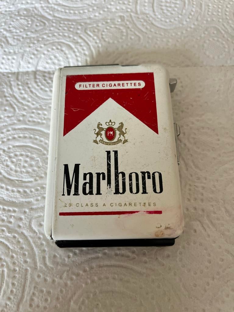 Vintage Marlboro Aansteker - Sigarettenpak Design, Ophalen of Verzenden, Gebruikt, Aansteker