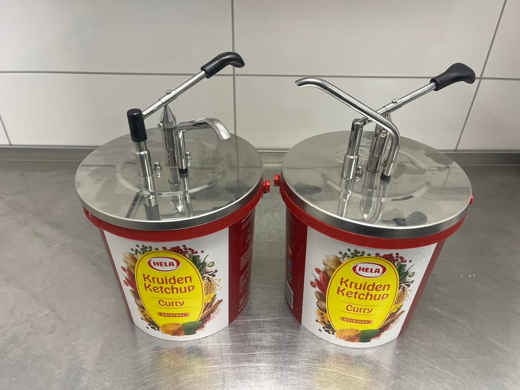 2x saus pomp diameter 26,5cm emmer dispenser, Ophalen, Zo goed als nieuw