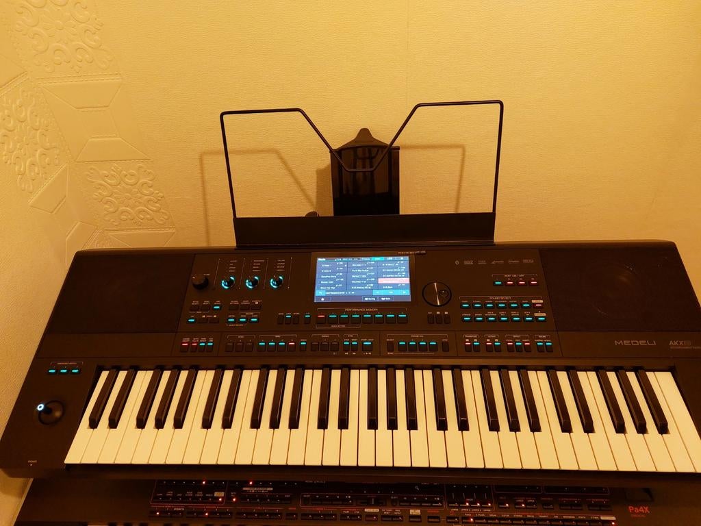 Medeli AKX 10 met Volkan solumaz set, Muziek en Instrumenten, Ophalen of Verzenden