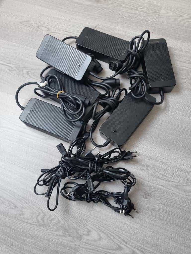 Acculader Stella Trendpower 42v 4A met 11-polige connector, Ophalen of Verzenden