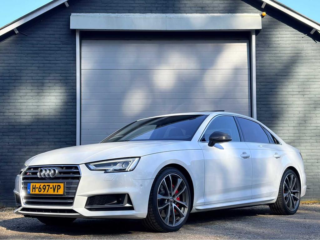 Audi - 2018 - S4 Limousine 354pk! quattro, Auto's, Audi, Automaat, Gebruikt, Euro 6, Wit