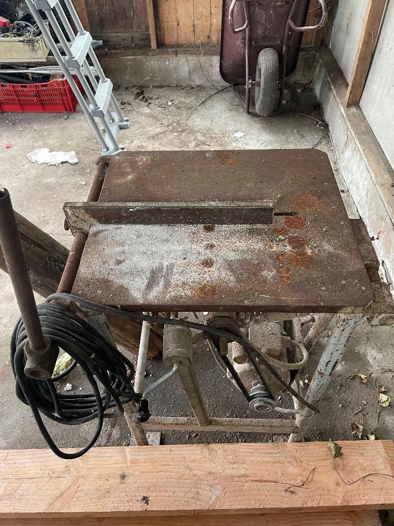 Zaagtafel van ijzer / oude werkplaats zaag – elektrisch, Ophalen, Gebruikt, Cirkelzaag, 70 mm of meer