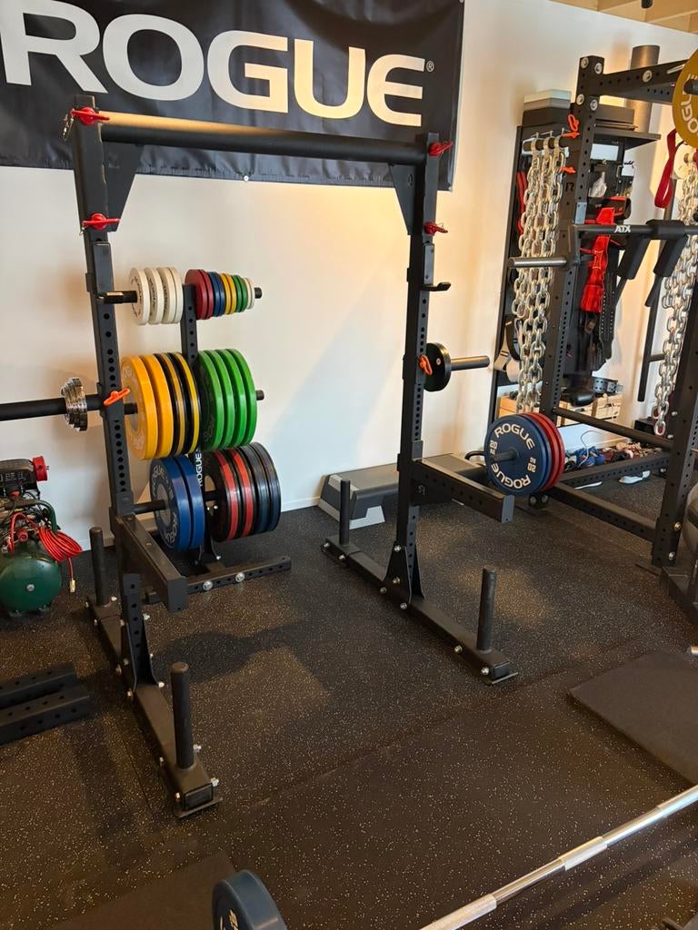 Rogue fitness Y1 Yoke met safety spotters, Sport en Fitness, Fitnessmaterialen, Ophalen, Zo goed als nieuw, Fitnessbank