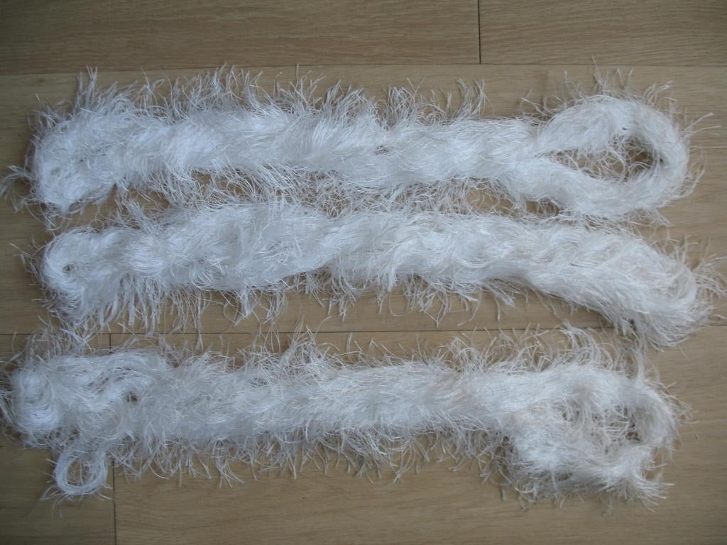 Breien of Haken Restantje Wit Franje Glanzend Effect, Ophalen of Verzenden, Nieuw, Breien of Haken, Wol of Garen