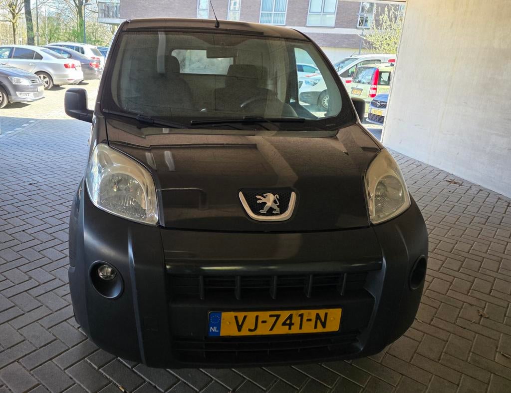 Peugeot Bipper 1.2 HDI 55KW 2014 265000 km, Auto's, Bestelauto's, Stof, 74 pk, Zwart, 4 cilinders