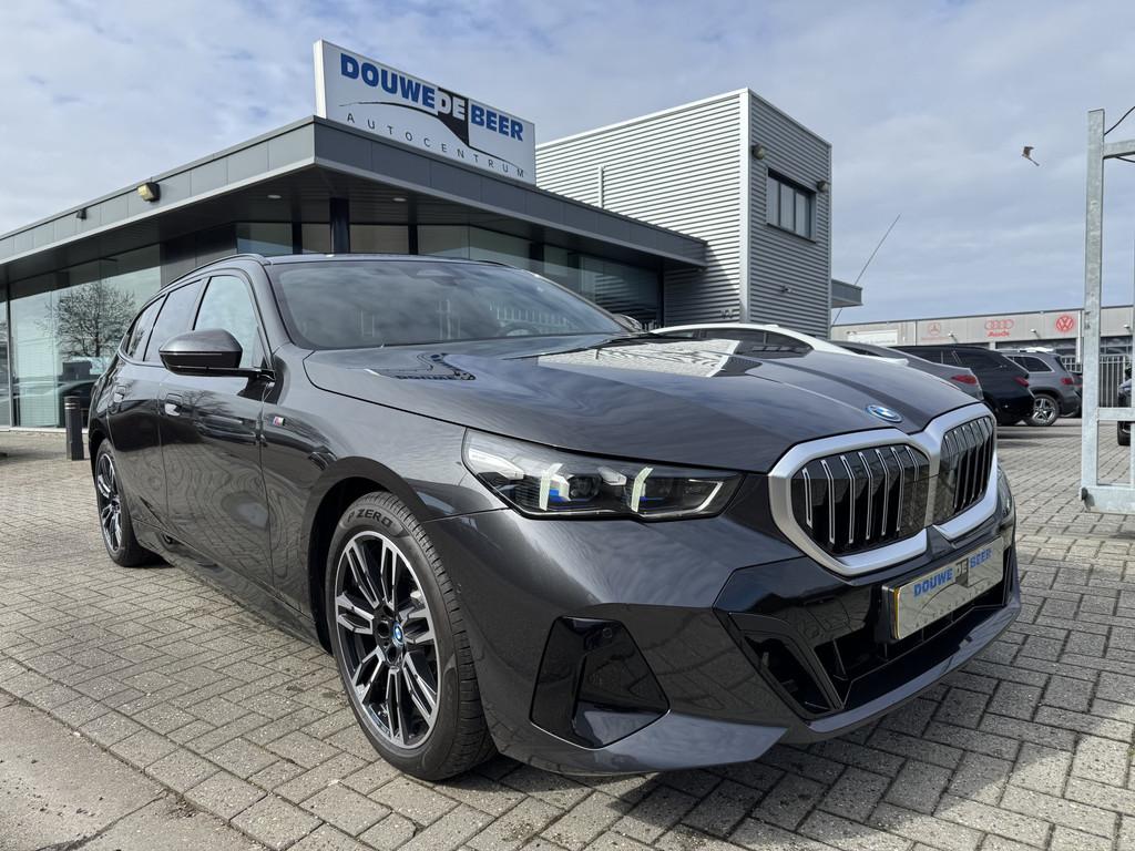 BMW 5 Serie Touring 530e xDrive M Sport Trekhaak | Stuurverw, Automaat, Gebruikt, 4 cilinders, Vierwielaandrijving