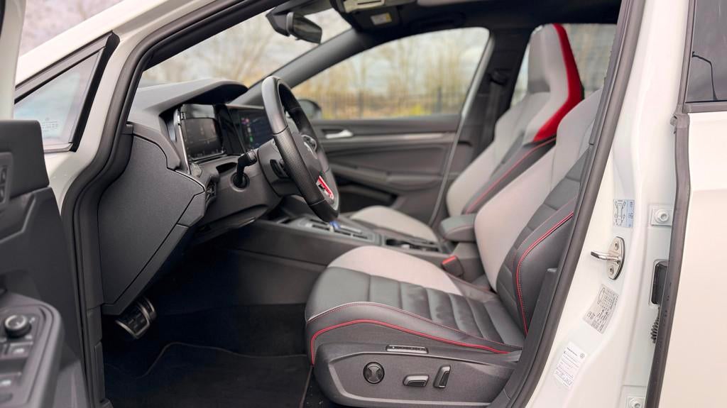 Volkswagen GOLF 2.0 TSI GTI Panoramadak Leer Stoelverwarming, 4 cilinders, 1984 cc, Wit, Bedrijf