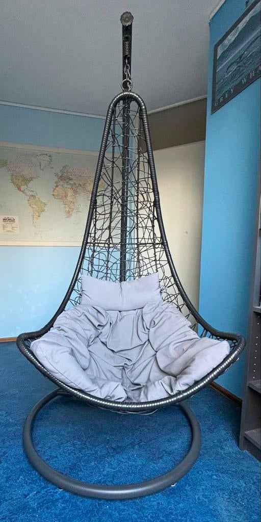 Gebruikte Rotan Hangstoel Zwart met Stabiel Frame, Huis en Inrichting, Ophalen, Gebruikt, Zwart, Riet of Rotan