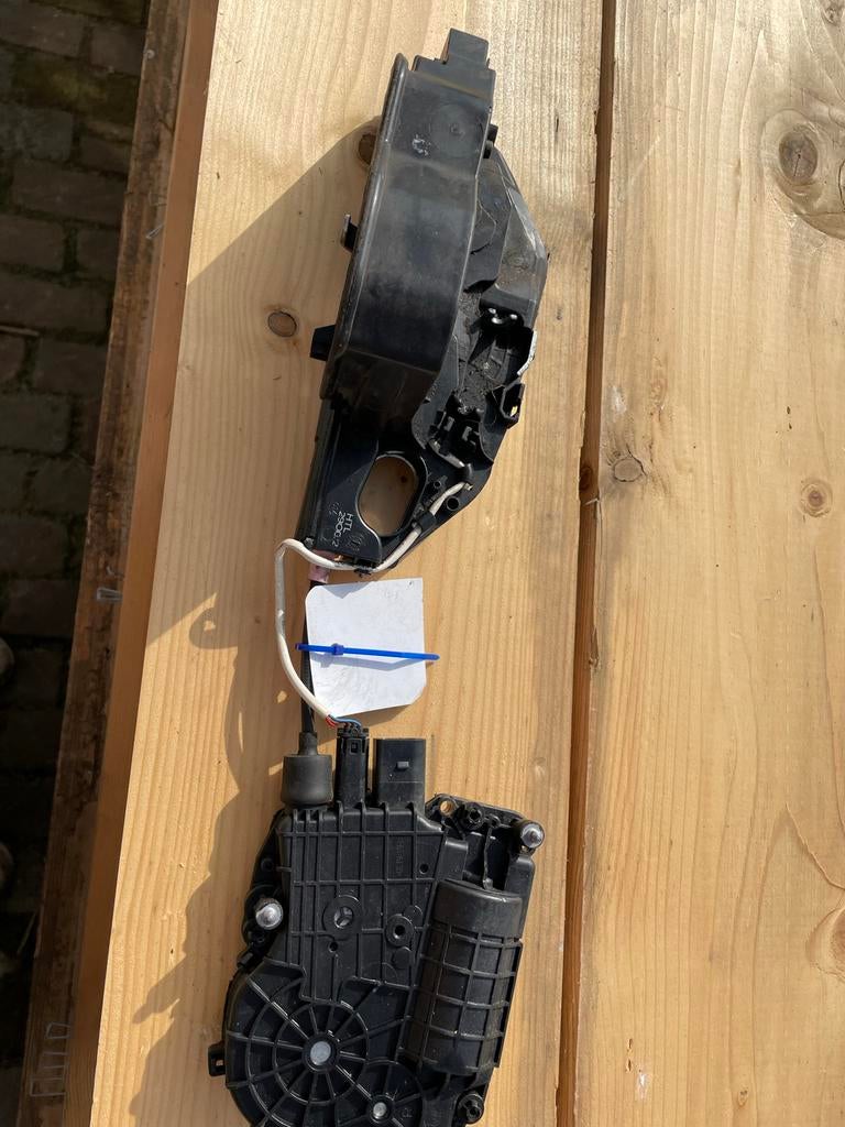 Bmw 5 serie deurslot f11 links achter met soft-close, Auto-onderdelen, Ophalen of Verzenden, BMW