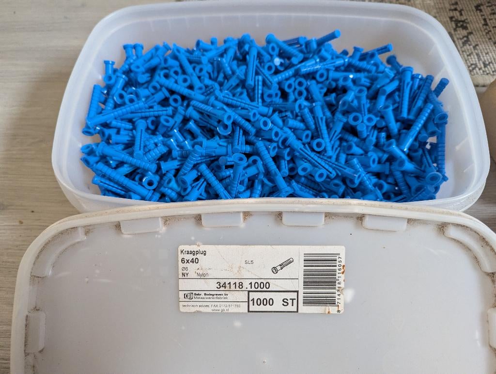 1000 pluggen en bevestigingsmateriaal, Ophalen, Nieuw
