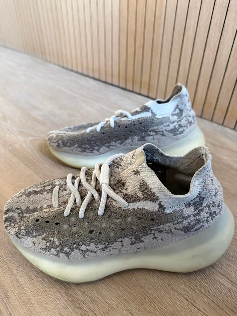 Adidas Yeezy boost 380 pyrite maat 37,5, Ophalen of Verzenden, Zo goed als nieuw, Sneakers of Gympen