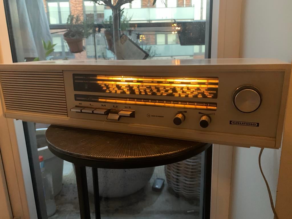 Grundig radio Type RF 115a (Vintage topkwaliteit), Audio, Tv en Foto, Ophalen of Verzenden, Zo goed als nieuw, Transistorradio