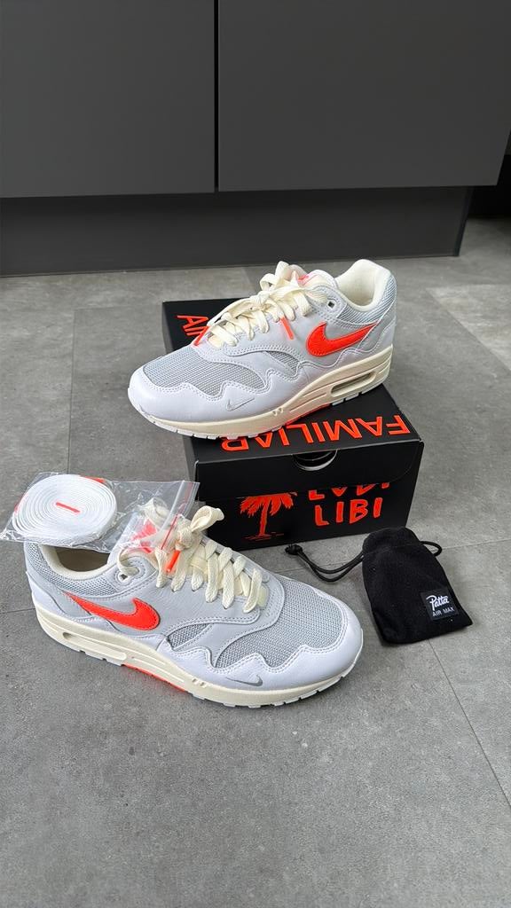 Patta X Nike Air Max 1 White/Hyper 40,5, Kleding | Heren, Schoenen, Ophalen of Verzenden, Nieuw, Wit, Sneakers of Gympen