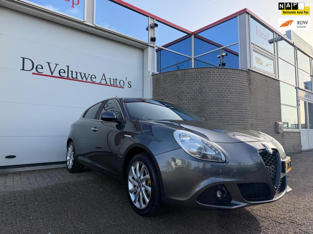 Alfa Romeo Giulietta 1.4 T Distinctive|PDC|Clima|Cruise|, Voorwielaandrijving, Euro 5, Stof, Gebruikt