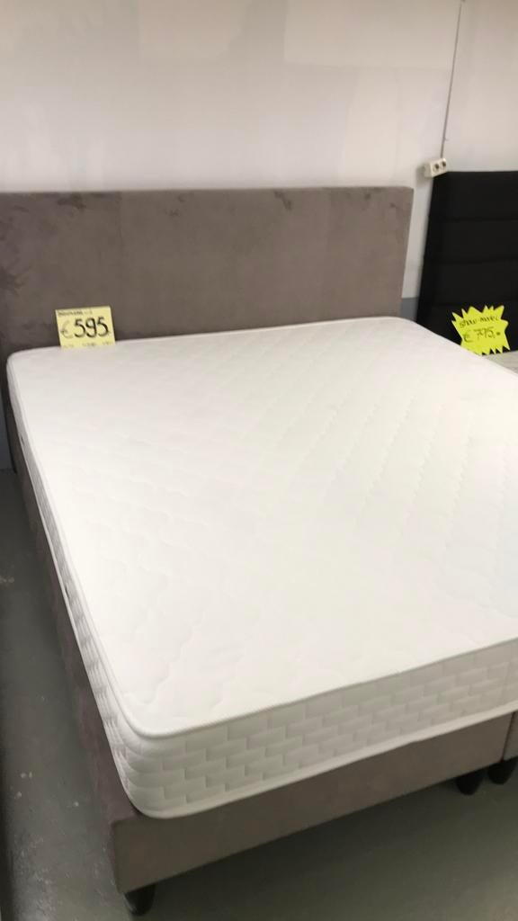 Showmodellen uitverkoop., Ophalen, Zo goed als nieuw, Tweepersoons