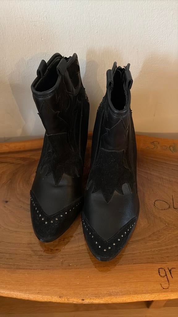 Laarsjes maat 39, Zwart, Lage of Enkellaarzen, Ophalen of Verzenden, Zo goed als nieuw