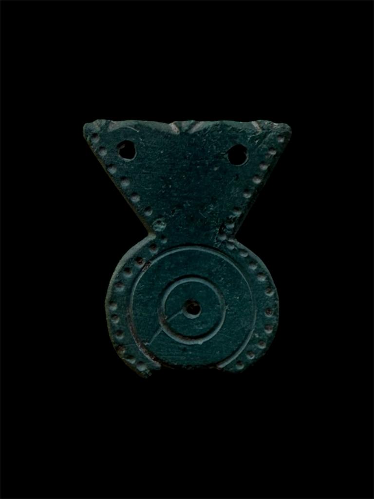 Romeinse bronzen riemhanger - Bodemvondst, Ophalen of Verzenden, Brons