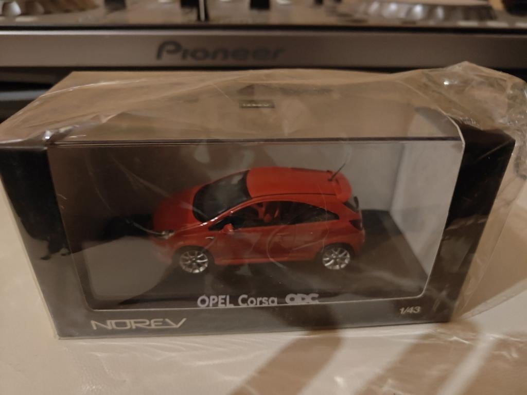 Norev Opel Corsa D OPC rood 1/43, Ophalen of Verzenden, Nieuw, Auto, Overige merken