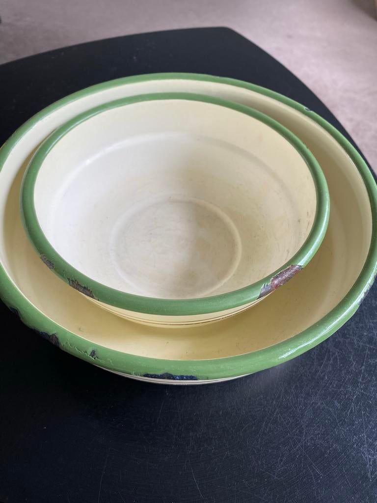 Twee emaille schalen, crème met groene rand vintage antiek, Ophalen of Verzenden
