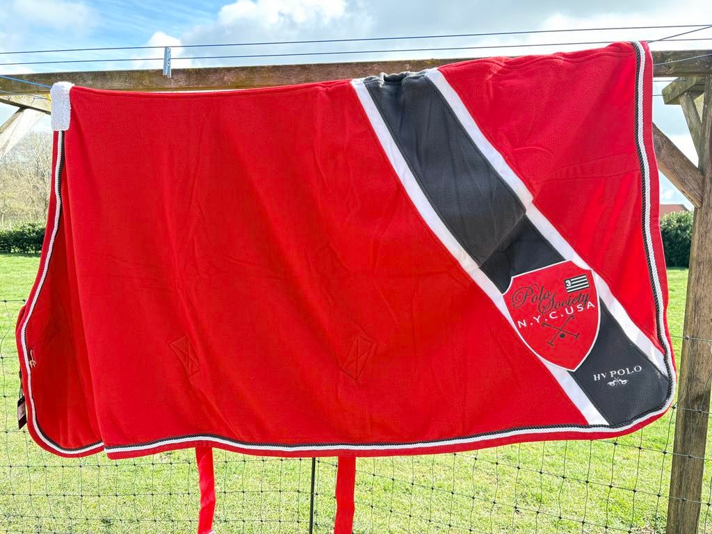 HV Polo rode fleecedeken 145/195 (6’6), Dieren en Toebehoren, Ophalen of Verzenden, Nieuw, Deken