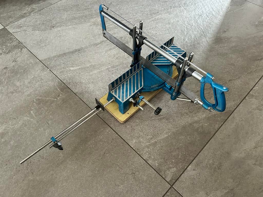 Verstekzaag - Handzaag voor precieze hoeken, Gebruikt, Ophalen of Verzenden, Afkortzaag, 30 tot 70 mm