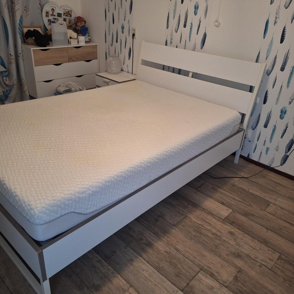 Elektrisch verstelbaar bed 140x200 met lattenbodem, Ophalen, 140 cm, Twijfelaar, 200 cm