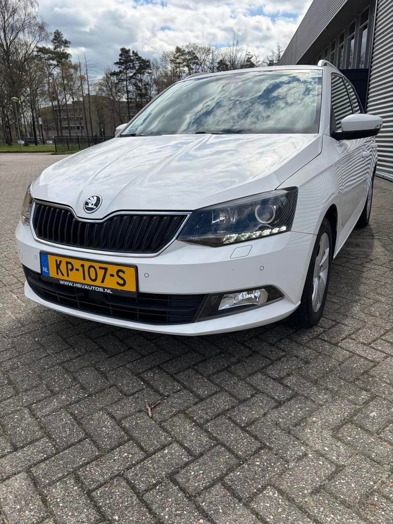 Skoda Fabia 1.2 TSI 66KW Combi 2016 Wit euro-6 carplay navi, Auto's, Voorwielaandrijving, 40 €/maand, 4 cilinders, Wit