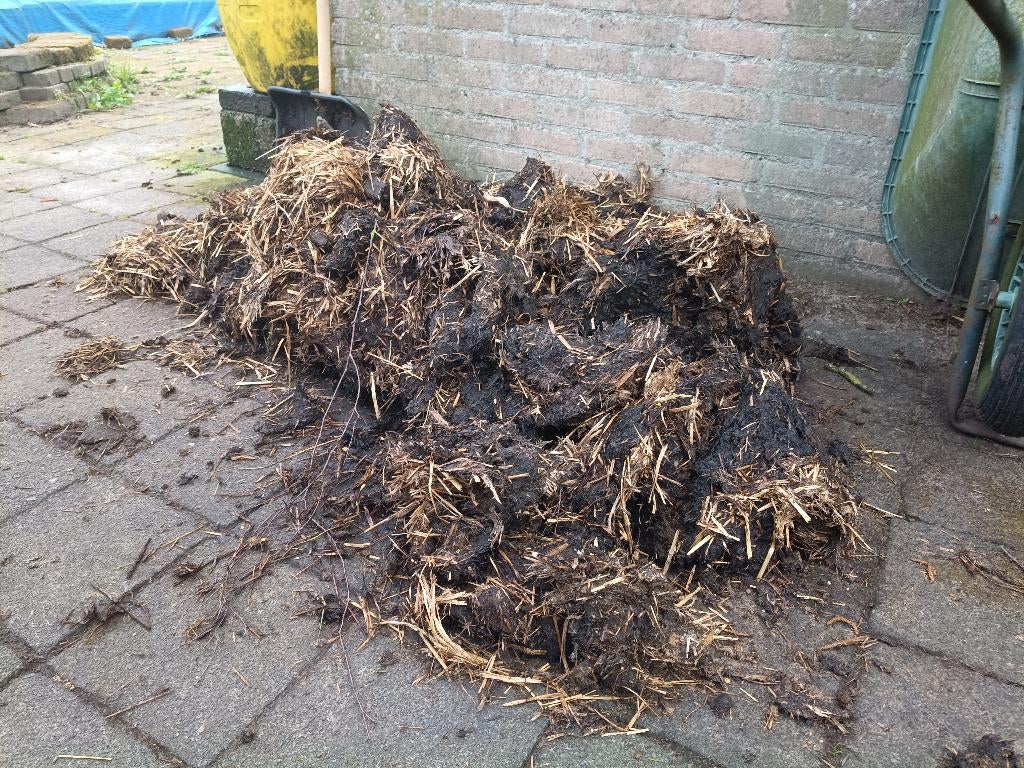 Paardenmest, Ophalen, Mest