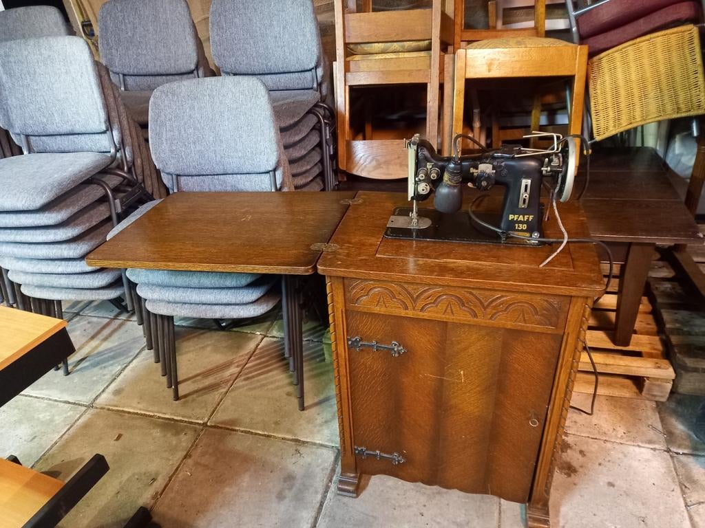 Vintage Pfaff 130 Naaimachine in Houten Kast, Ophalen