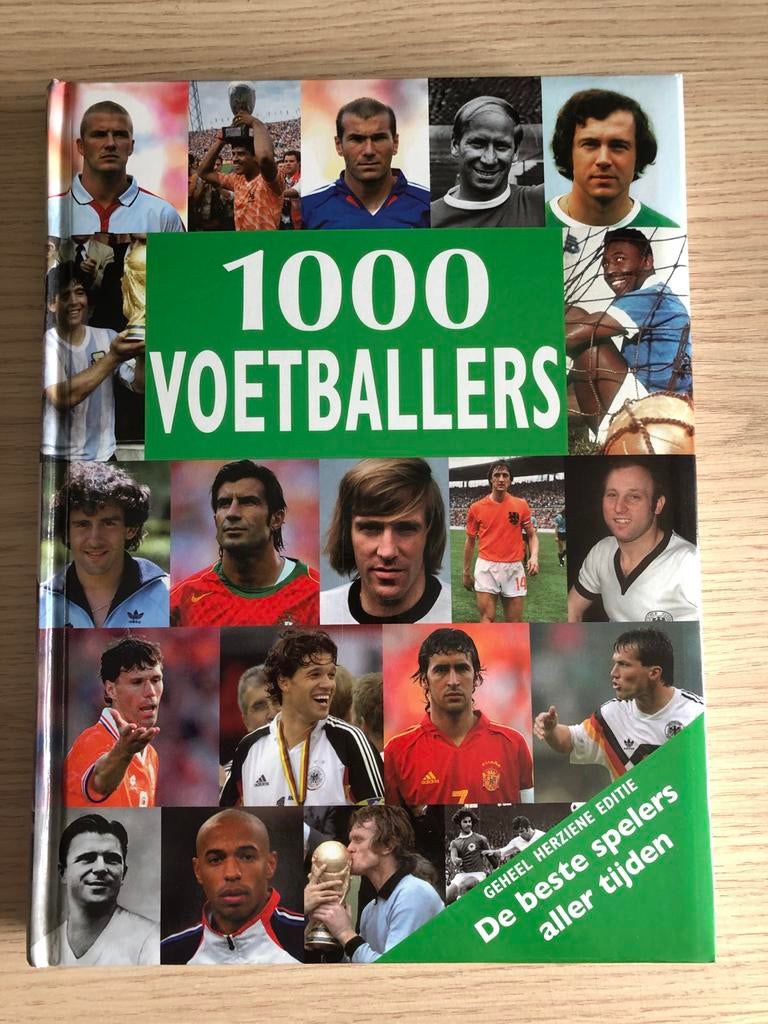 1000 Voetballers: De beste spelers aller tijden, Ophalen of Verzenden, Zo goed als nieuw, Balsport