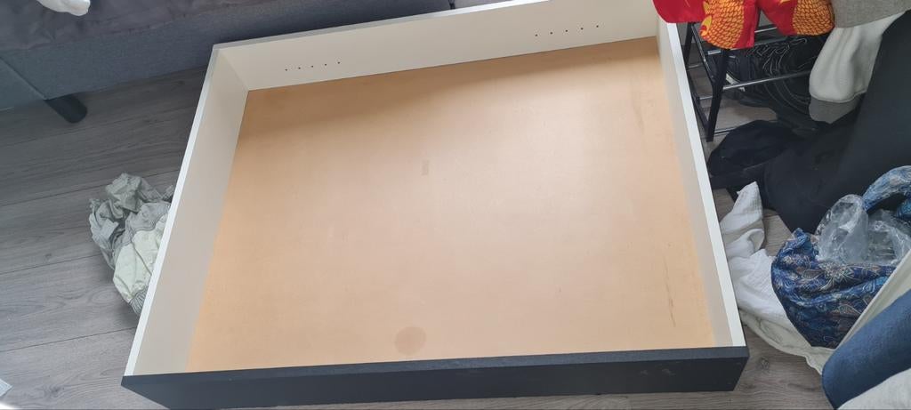 Bedlade zwart front met wieltjes, Huis en Inrichting, Ophalen, Gebruikt, 1 of 2 laden, Minder dan 100 cm