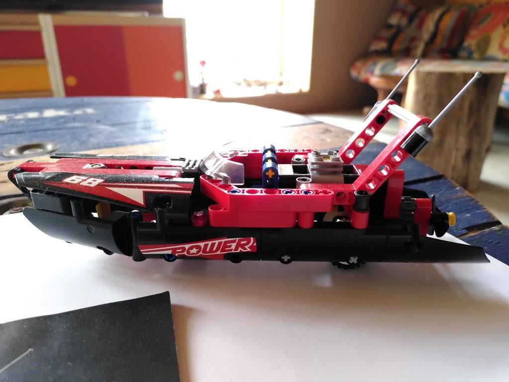 Lego technic powerboat 42089 compleet, Ophalen of Verzenden, Hydraulisch, Garagekrik