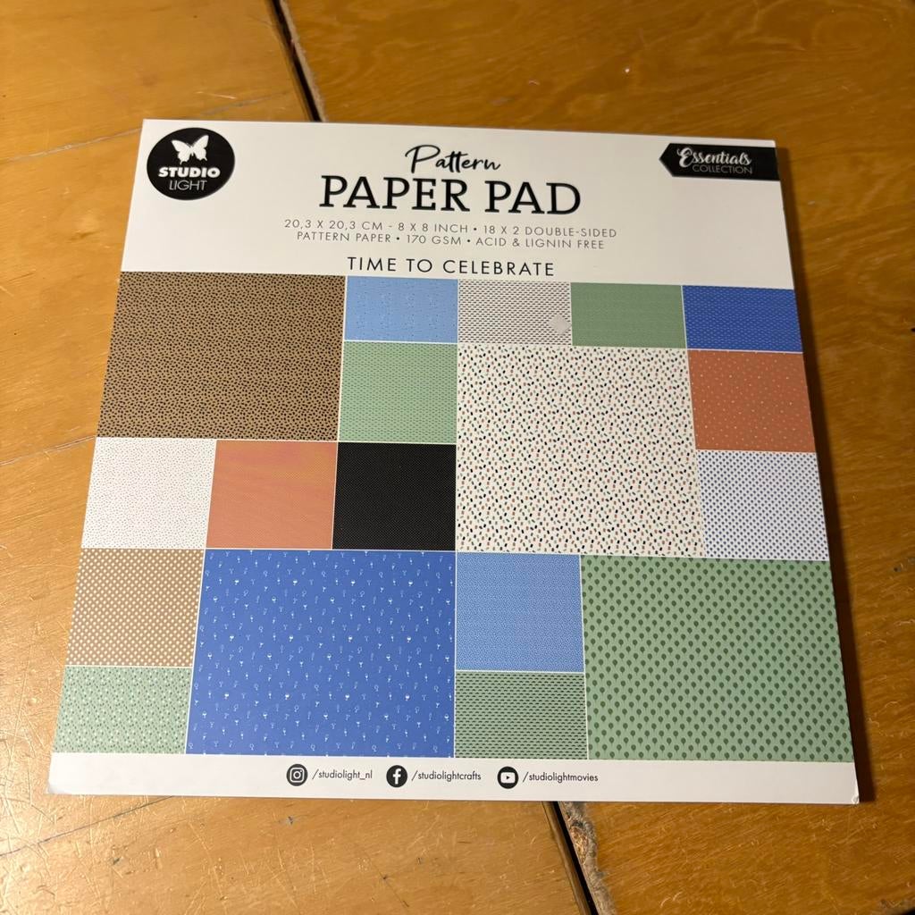Studio light paperpad 20x20 time to celebrate, Ophalen of Verzenden, Zo goed als nieuw