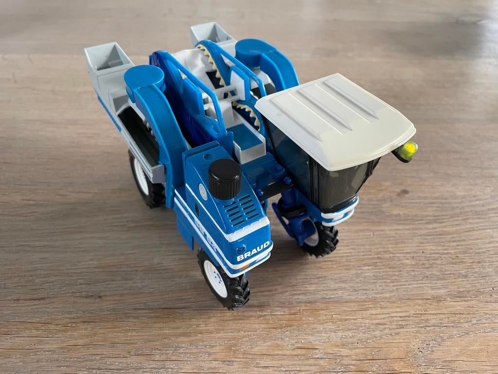 Braud SB 64 druivenpluk machine 1:32 SIKU model, Ophalen, Gebruikt, Tractor of Landbouw, Overige merken