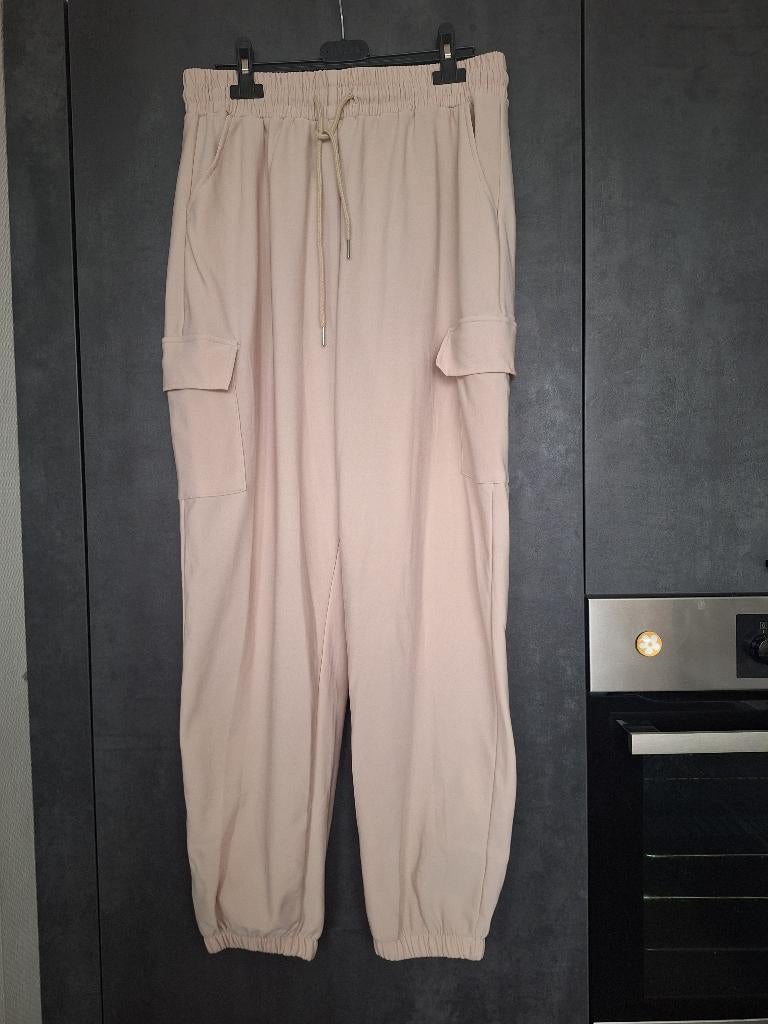 Cargo broek (travel stof) draagmaat 44 zgan, Kleding | Dames, Beige, Maat 42/44 (L), Ophalen of Verzenden, Zo goed als nieuw