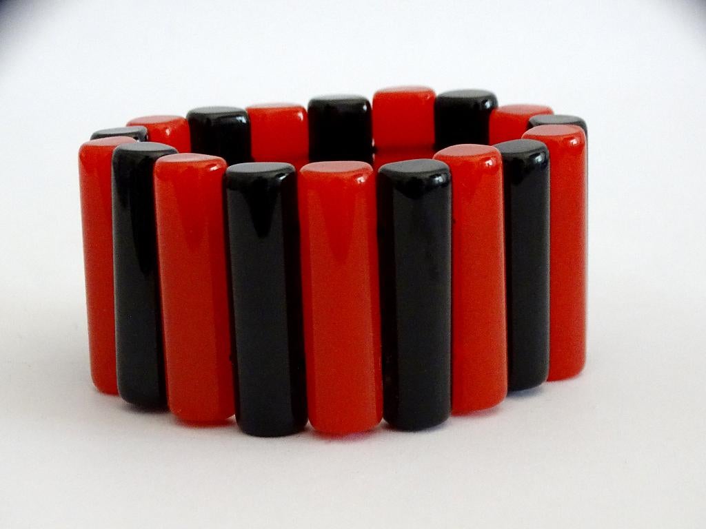Mooie Rood en Zwart Bakeliet / Catalin Staaf Armband, Verzenden, Overige materialen, Armband