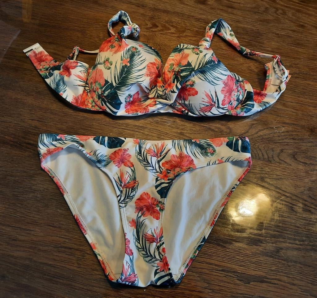 Hunkemöller Bikini met Bloemenprint 80D, Wit, Ophalen of Verzenden, Zo goed als nieuw, Bikini