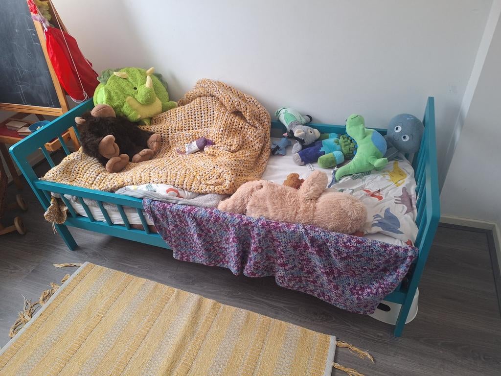 Gratis Peuterbed 70x140 cm, turquoise met matras, Lattenbodem, Gebruikt, 70 tot 85 cm, 140 tot 160 cm