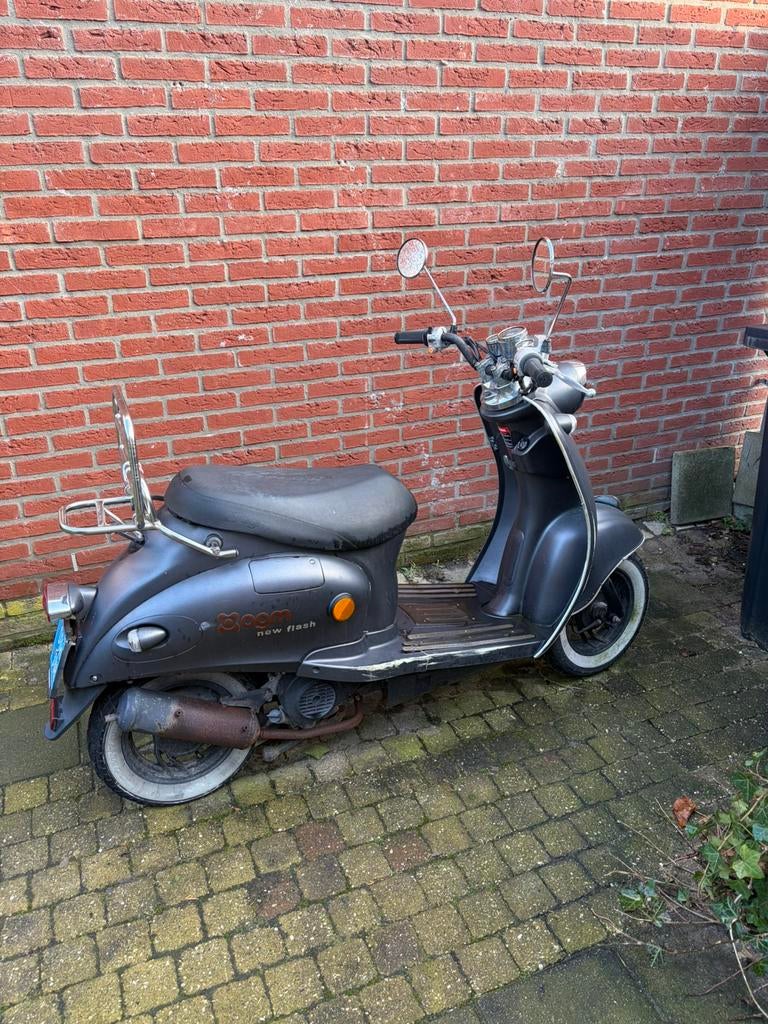 AGM new flash, Fietsen en Brommers, Snorfietsen en Snorscooters, Gebruikt, Overige merken, Benzine, Ophalen