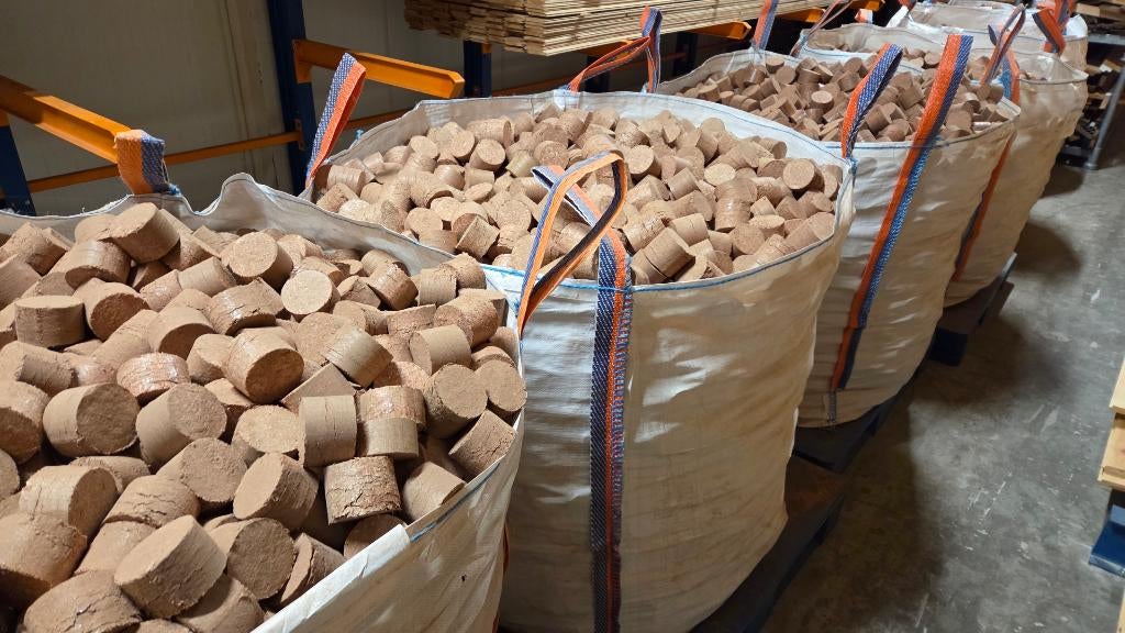 stookhout hard geperste Houtbriketten per Bigbag – OP = OP!, Minder dan 3 m³, Ophalen