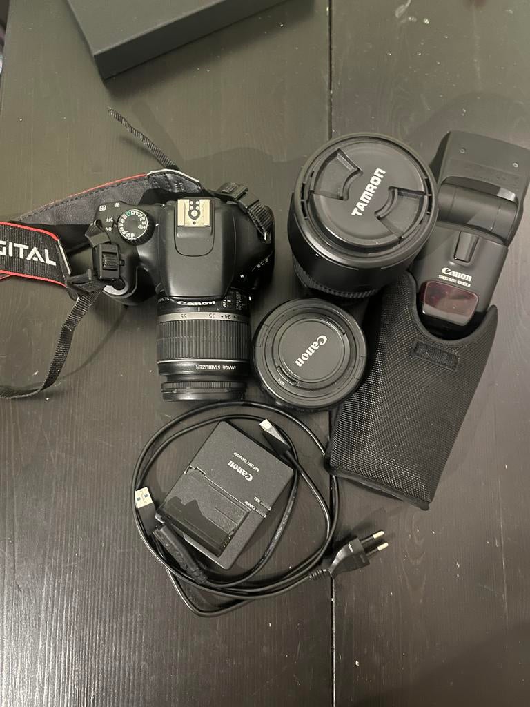 Canon EOS 550D met lenzen en flitser, Gebruikt, Spiegelreflex, Canon, Ophalen of Verzenden