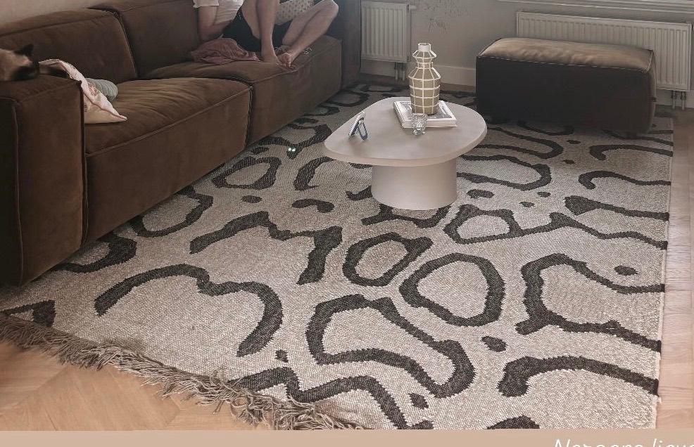Vloerkleed Dutchbone, Ophalen, Beige, 200 cm of meer, Zo goed als nieuw