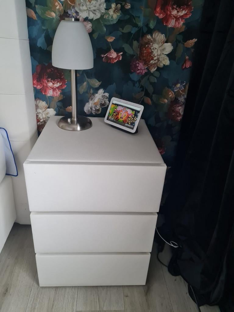 Swiss Sense Nachtkastje - Stijlvol en Praktisch, Ophalen, Zo goed als nieuw