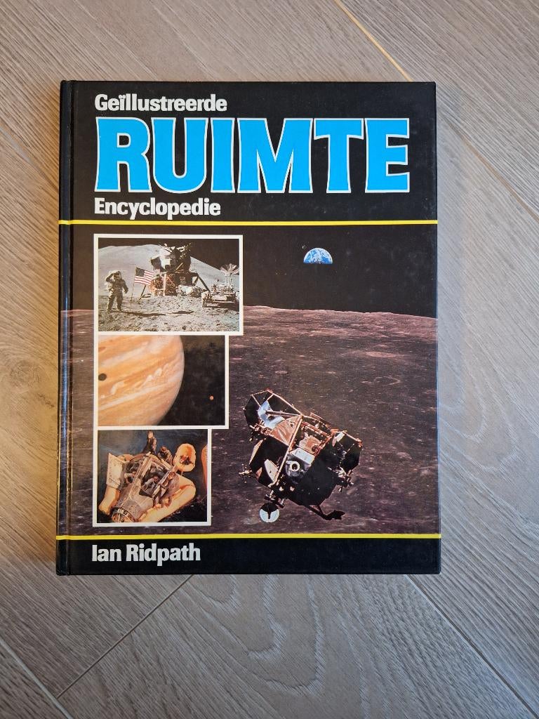 Boek: Ruimte encyclopedie, Boeken, Ophalen of Verzenden, Gelezen, Overige onderwerpen, Los deel