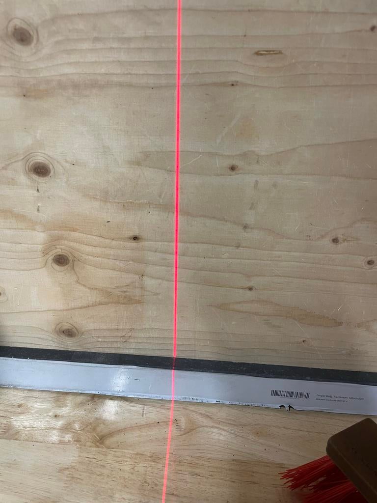 Laserwaterpas met klem - Ideaal voor klussen, Ophalen, Gebruikt, Licht